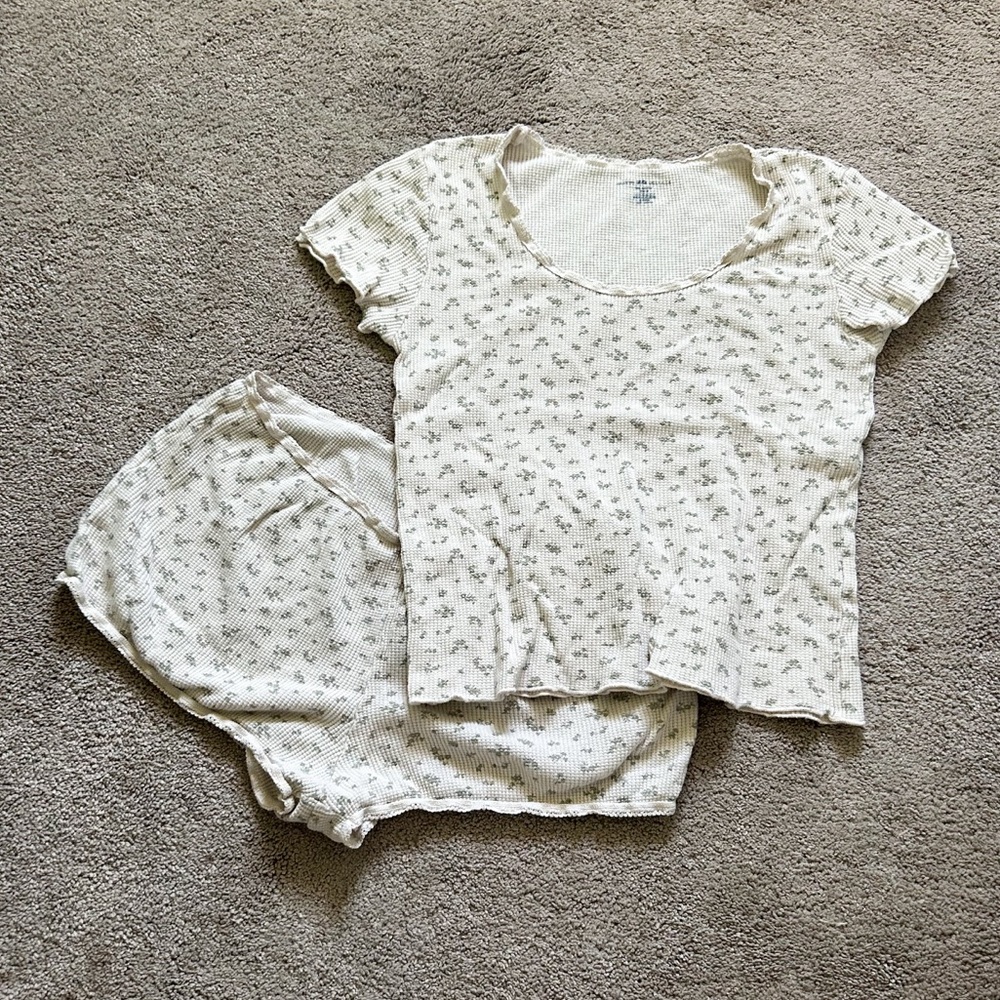 Brandy Melville Floral Sleep Set